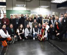 Raízes: jornada dos imigrantes é retratada em exposição no Arquivo Público do Paraná