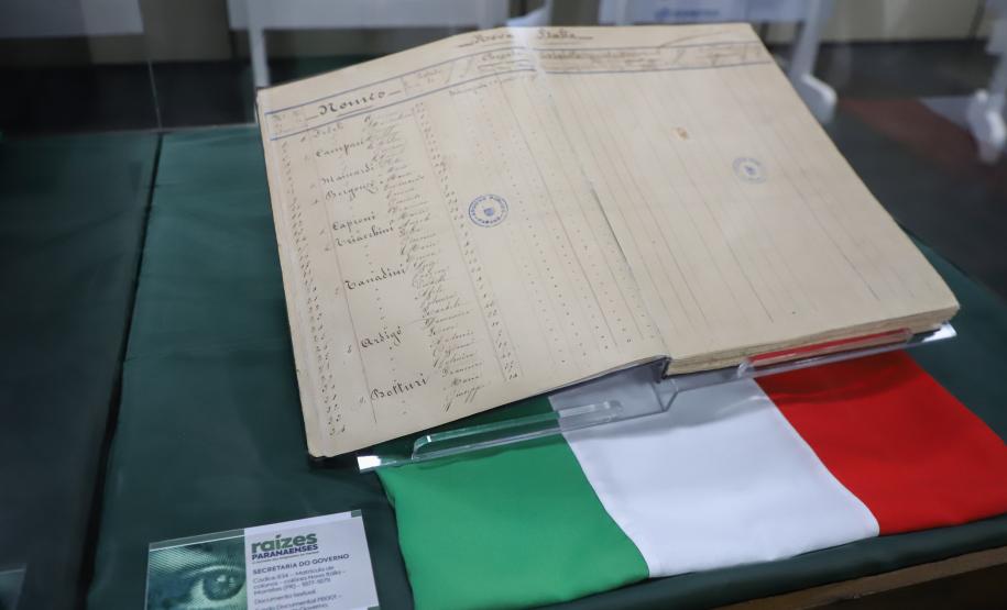 Raízes: jornada dos imigrantes é retratada em exposição no Arquivo Público do Paraná